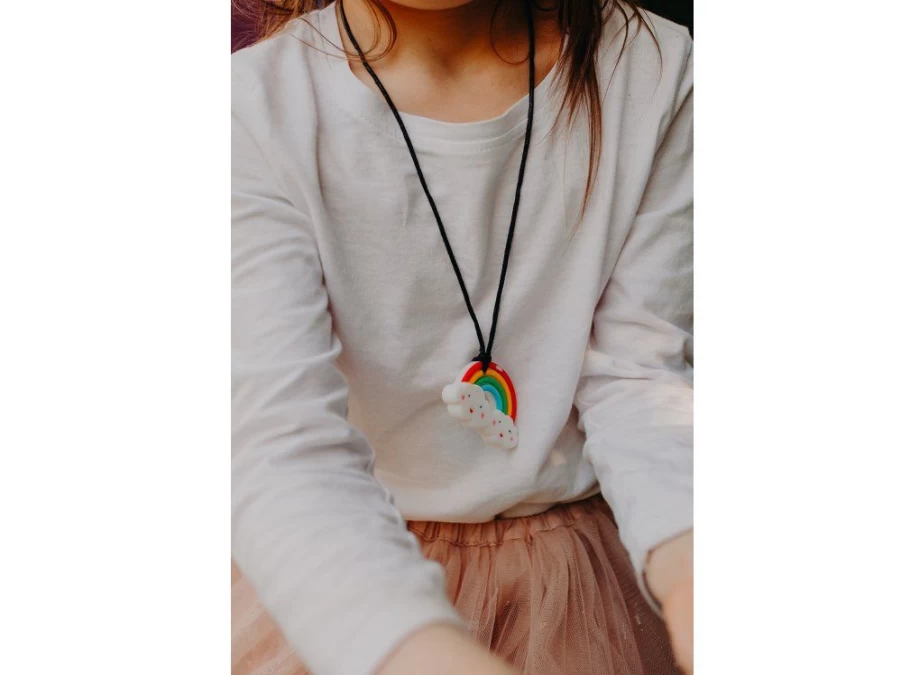 Utukutu Calming Pendant Rainbow, Rainbow | Toys