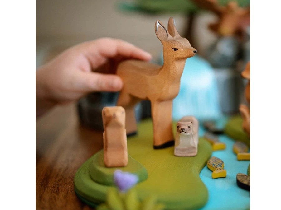 Utukutu Wooden Figure Of A Roe | Toys