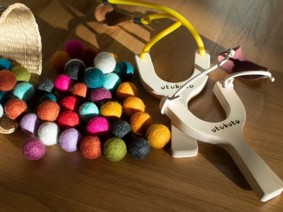 Utukutu Discounted Set Slingshot And Wool Balls | Mobility And Balance Aids
