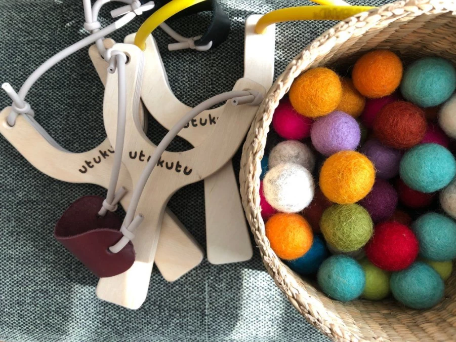 Utukutu Discounted Set Slingshot And Wool Balls | Mobility And Balance Aids