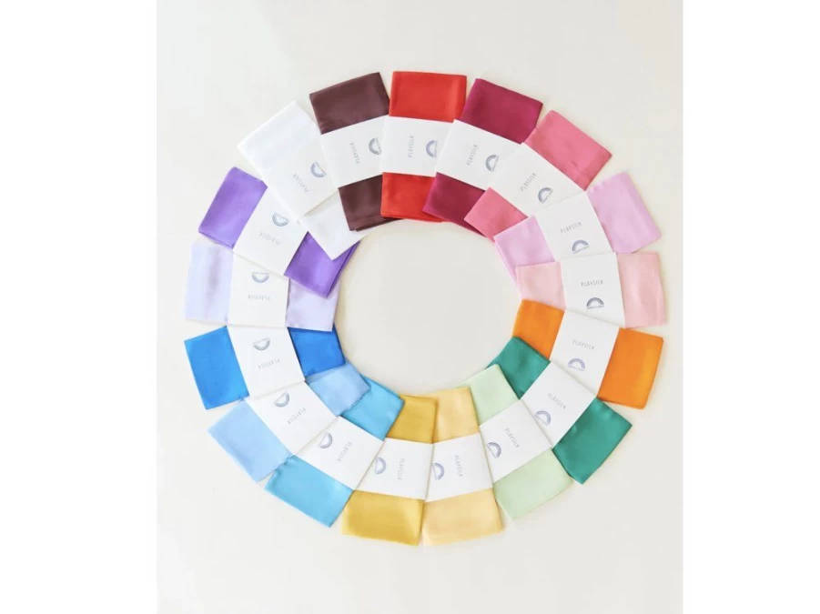 Utukutu Silk Scarf | Toys